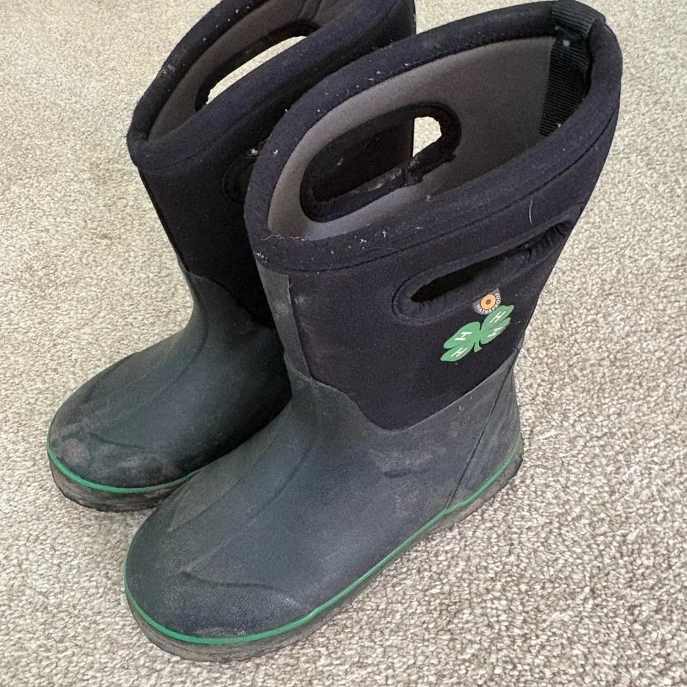 BOGS Black and Green Rain Boots Youth US Size‎ 3 EU 35